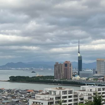 博多湾一望
対面に立花山も