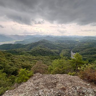 岩山⛰️
ここは秋吉台感はありませんが360度パノラマ展望でした👍
