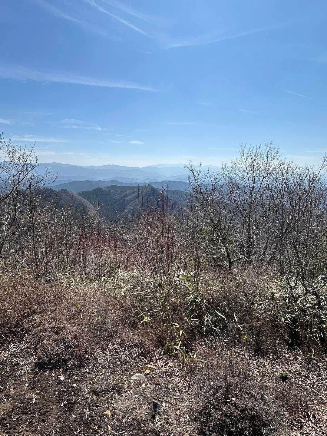 三郎岳山頂は南側に開けています👀