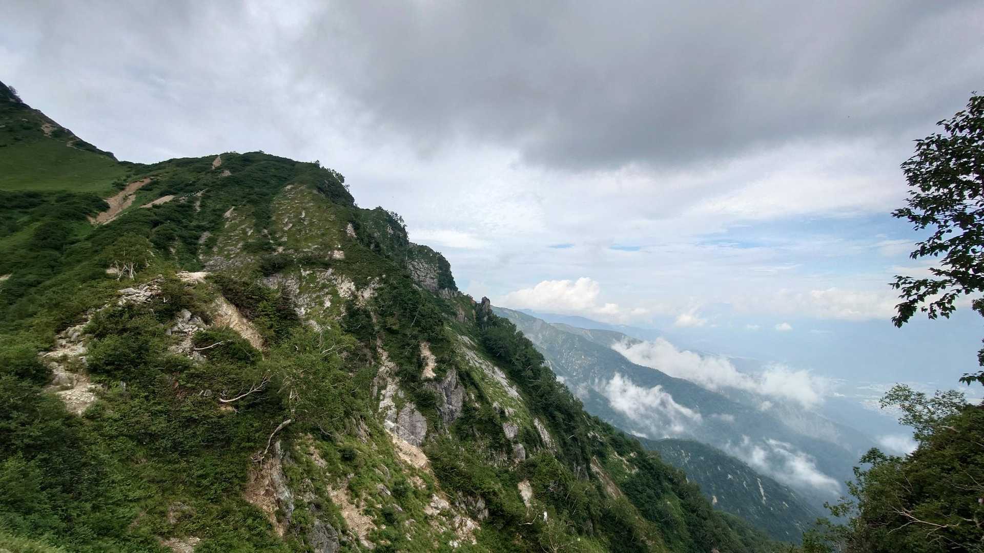 地蔵の頭-小遠見山-中遠見山-大遠見山-西遠見山-白岳-五 縦走コースの写真
