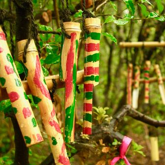 与島ビューポイントへの道に竹風鈴を設置🎋

良い感じです♬ もっともっと増やしていきます。目標100個✌️
