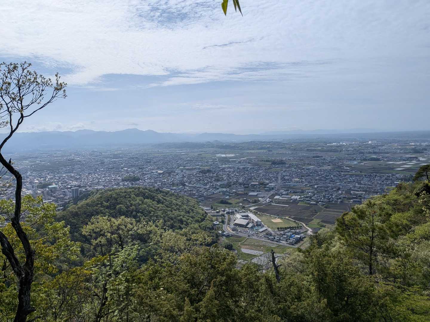 太郎坊山に到着！