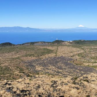 伊豆半島と富士山
