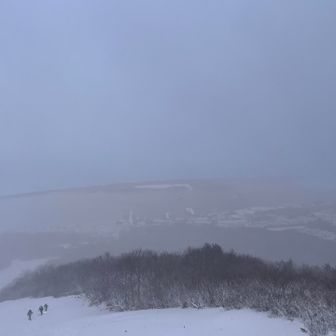 陸奥湾も薄ら見えました