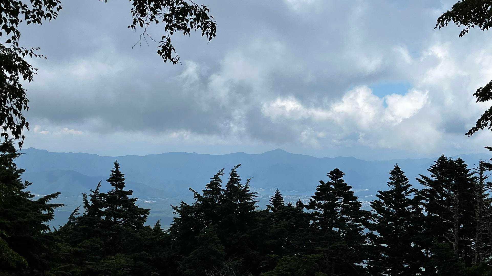 御坂の山が見えますよ〜