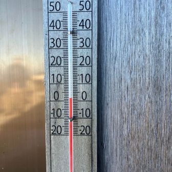 2度、風があるから、寒い〜