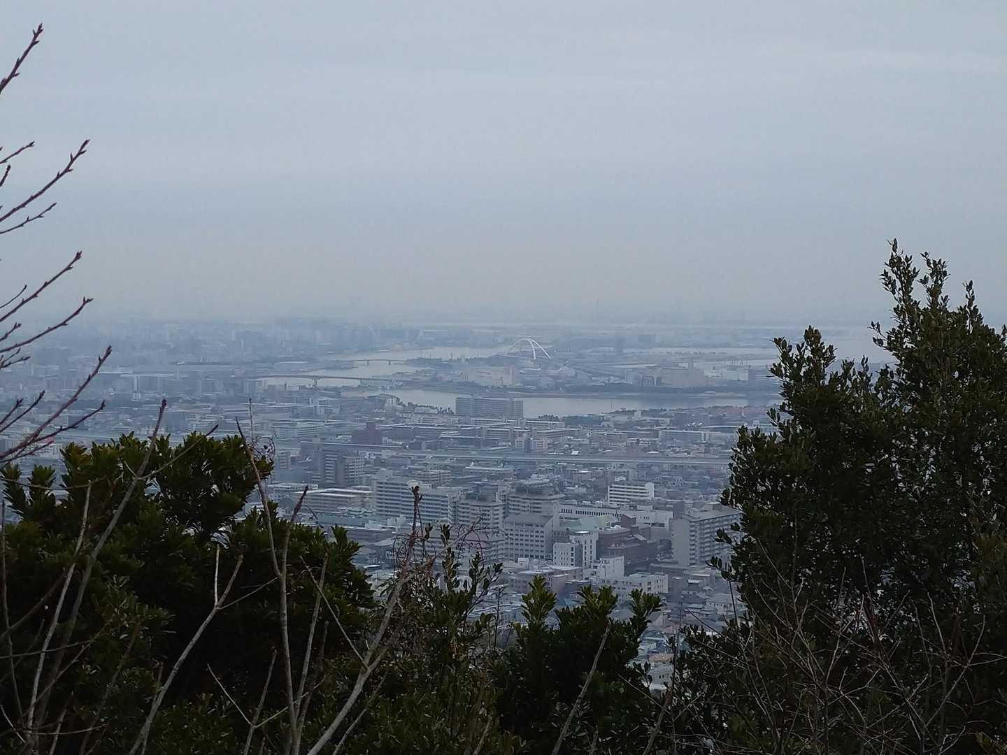 雨は上がったけど、曇ってるね☁