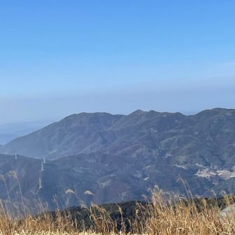 今上ってきた作礼山と一ノ岳、二ノ岳、三ノ岳がくっきりと