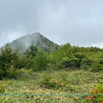 烏帽子岳。