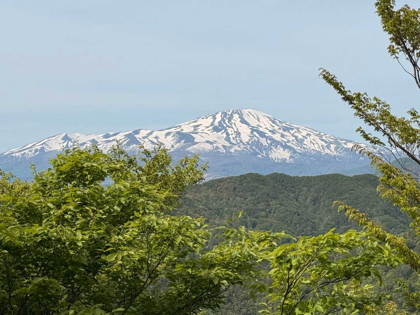 残雪の鳥海山🏔️🫶