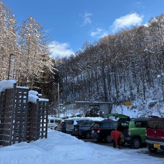 トンネル手前の駐車場🅿️は
大盛況👍満員御礼🈵