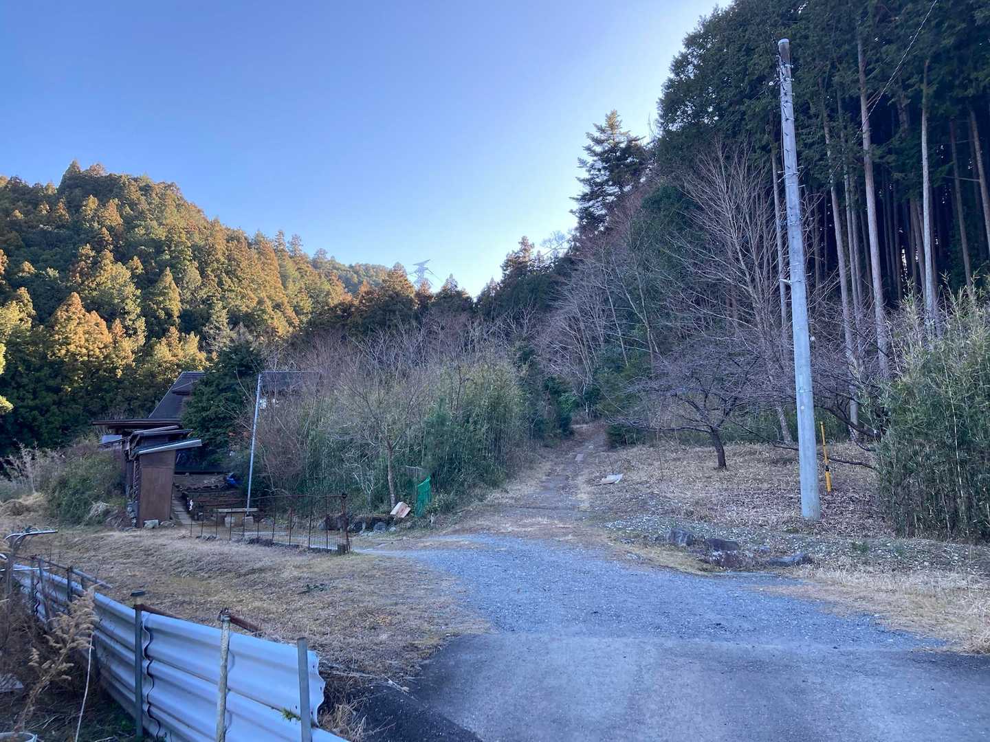 東吾野駅から来る時は、ここ右へ。