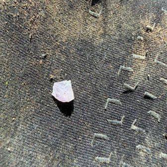 小さい結晶

今でも地質学者の人などが採掘しにきたりするそうです
それ以外の人もいそうですが💰