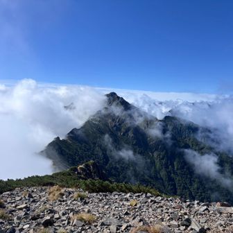 だんだんガスが上がってきた
鹿島槍ヶ岳