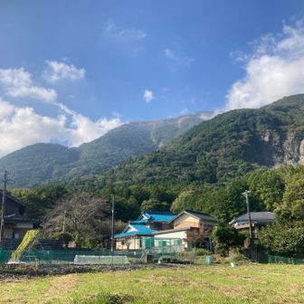 藤原岳観光駐車場🅿️（300円）から大貝戸登山口へ。
駐車場は土曜日の9時で、7〜8割くらい埋まってました。