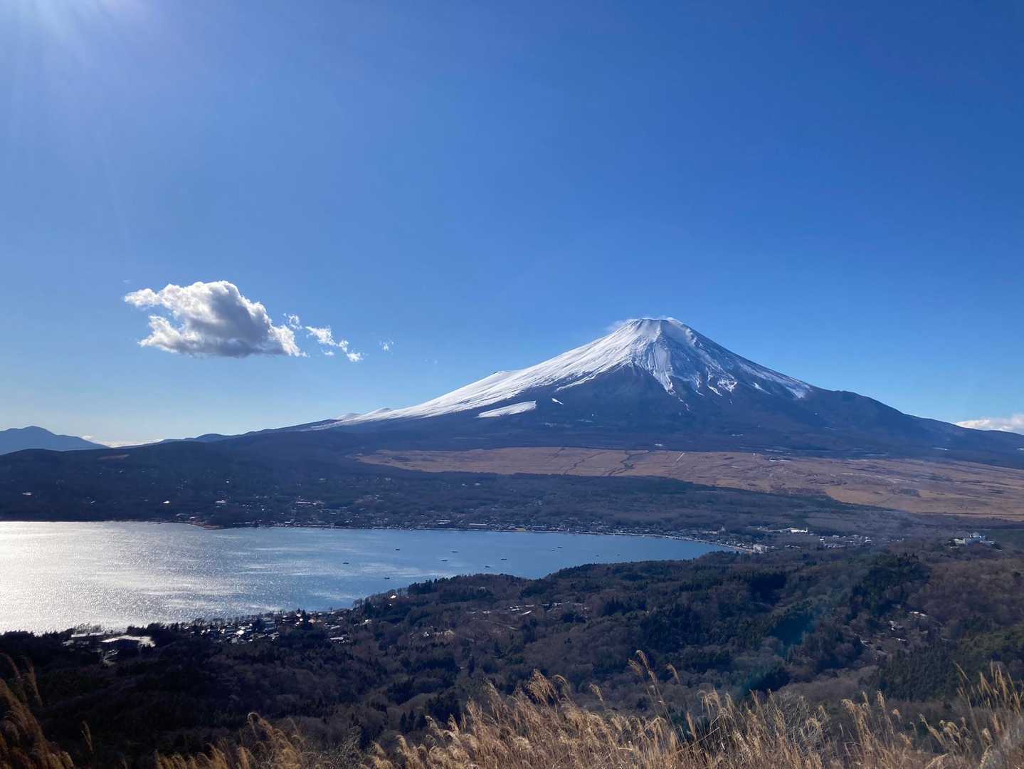 石割山神社駐車場〜大出山入口バス停｜石割山・太平山・飯盛山縦走コースの写真