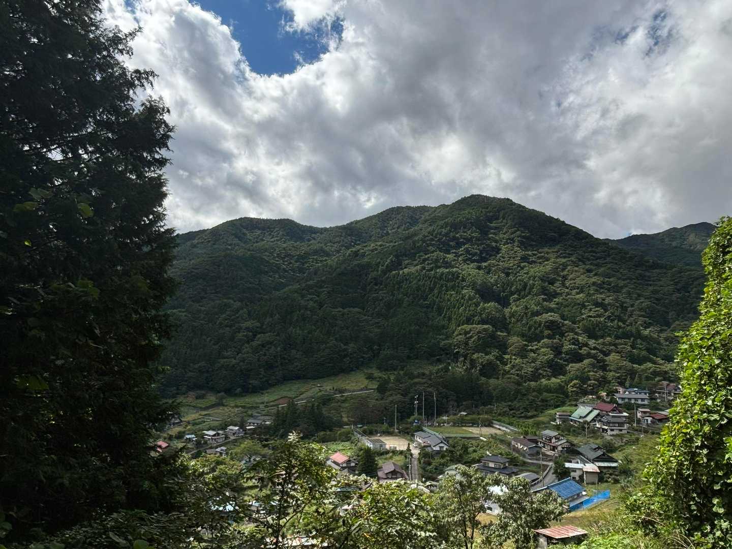 駐車場🅿️辺りが見えて来ました。。