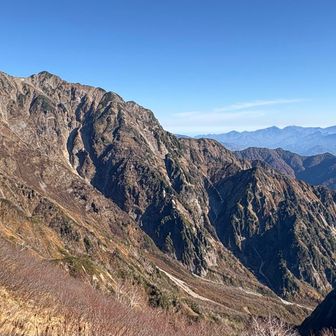 鹿島槍ヶ岳と遠くに高妻山、妙高山、火打山