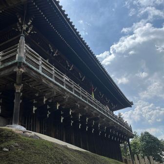 お水取りで有名ですね。