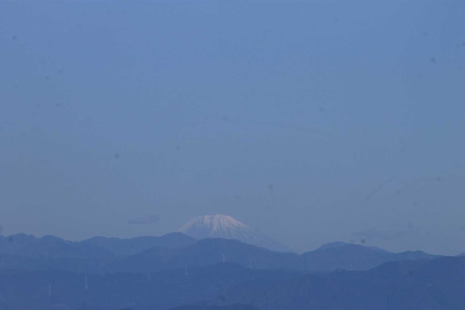 富士山🗻見えた⤴️😆

何度も来てるけど、初めて見れました👍
望遠レンズ持ってきて良かった☺️