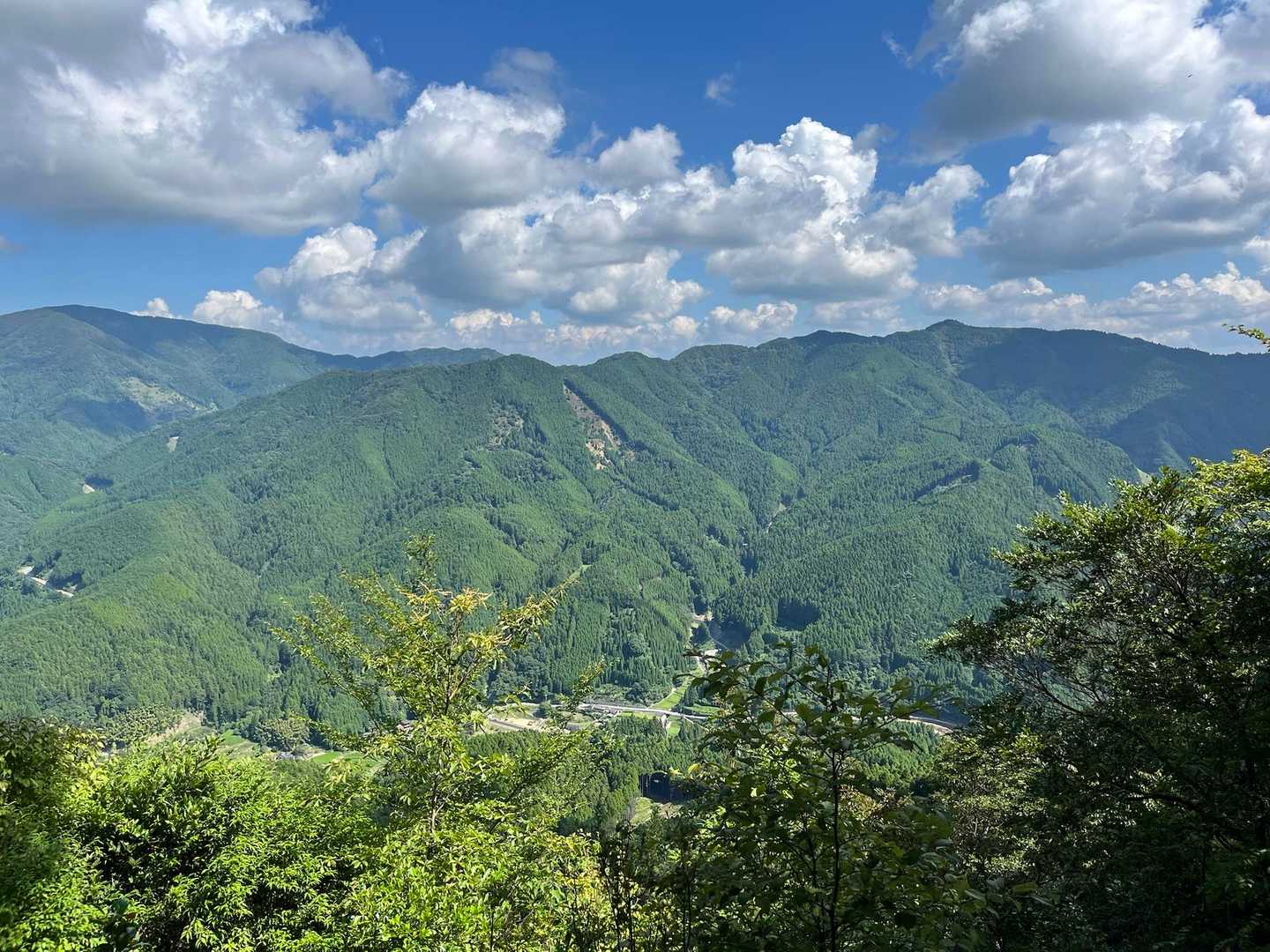 壁のように連なる縦走したい山が目の前に😤
