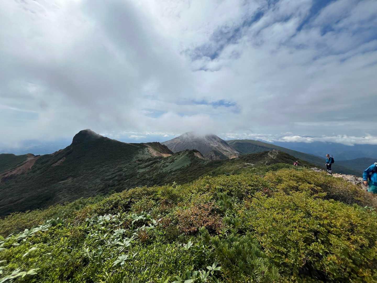 あっちの山へ