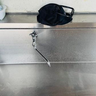 水を、、、ください、、、