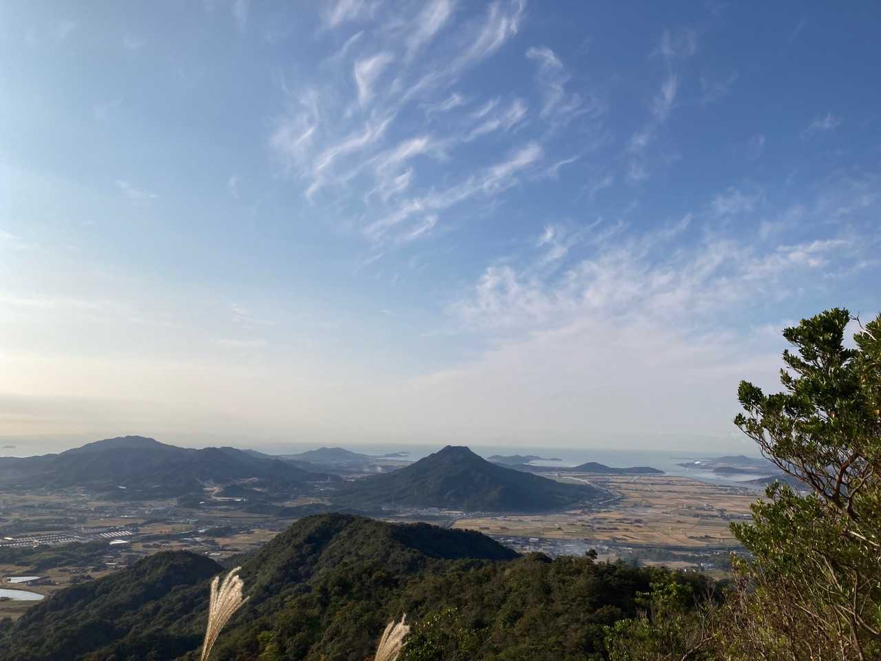 陶ヶ岳は、ここから見ると連山に見えない😆
