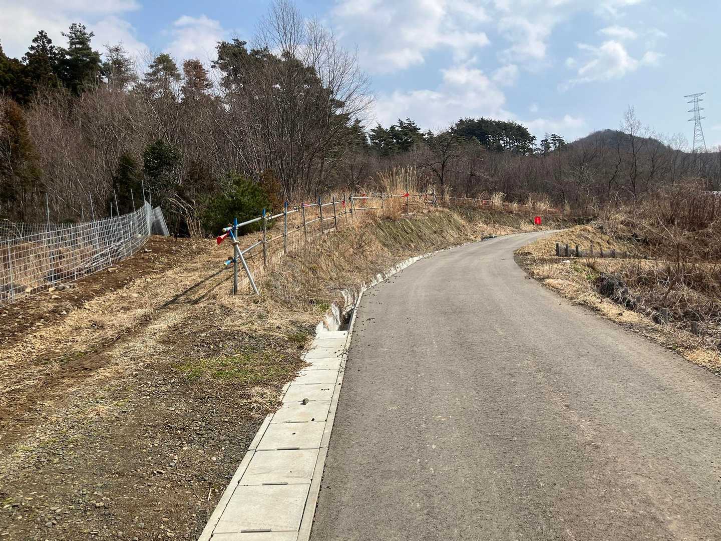 ここを←左に入ります。