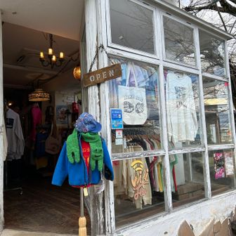 IKOMANIA ショップ開いてた
あきちゃんにご挨拶

プーくんさんのいこ☆マスター中級達成のお話から
kelo さん、10分前に登って行かれましたよ
お会いしませんでしたか❓
白目🙄
また、ニアミス😝
今日は、生駒駅まで下ります🤣