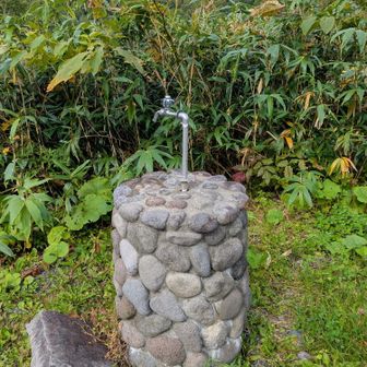 ビジターセンター側の水場。おいしい。
