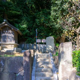 境内裏から入山