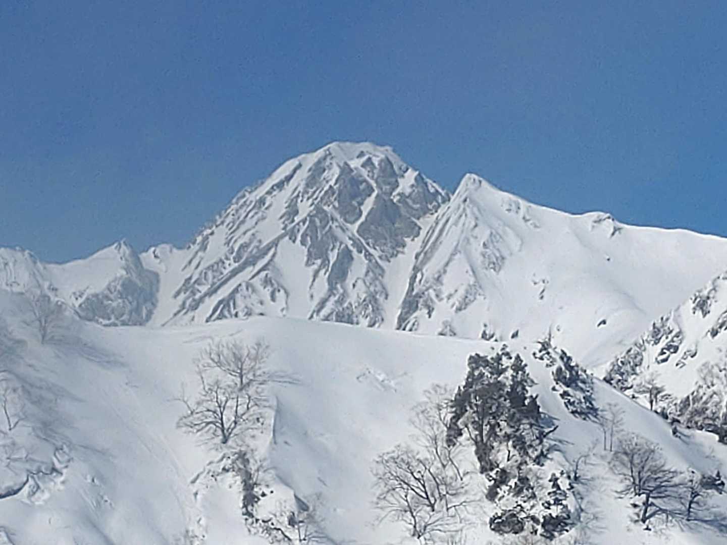 五竜岳の武田菱も見えます😀
少しガスってました。