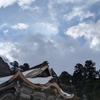 雲の流れがとても早いから、
大山山頂はかなり風が強いだろうと、ガイドさん。