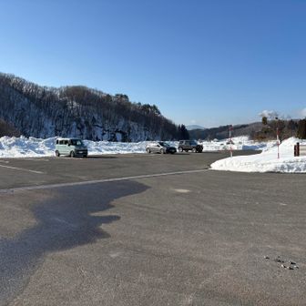 さて、駐車場からスタート