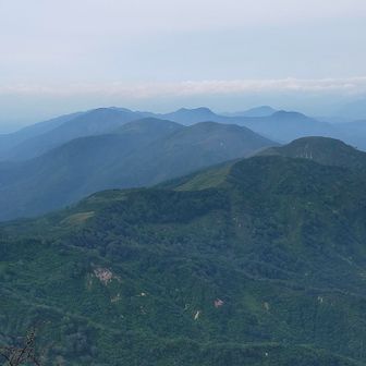 野伏ヶ岳へ続く稜線