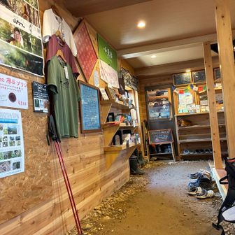根石岳山荘、ぴかぴかだった。いつかここにも泊まってみたい