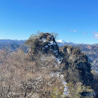 岩櫃山と浅間山のツーショット。