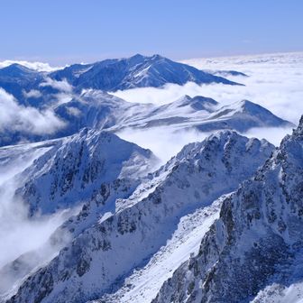 立山・雄山・浄土山 龍王岳の奥に五色ヶ原と薬師岳