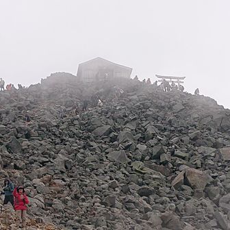山頂は、大渋滞😱