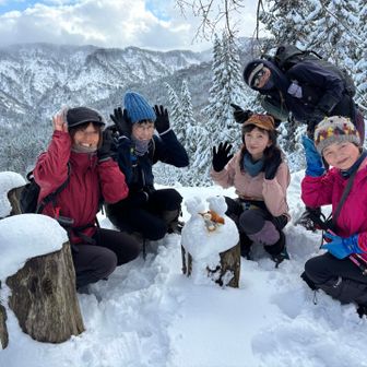 うさぎの雪玉あったよ🐇