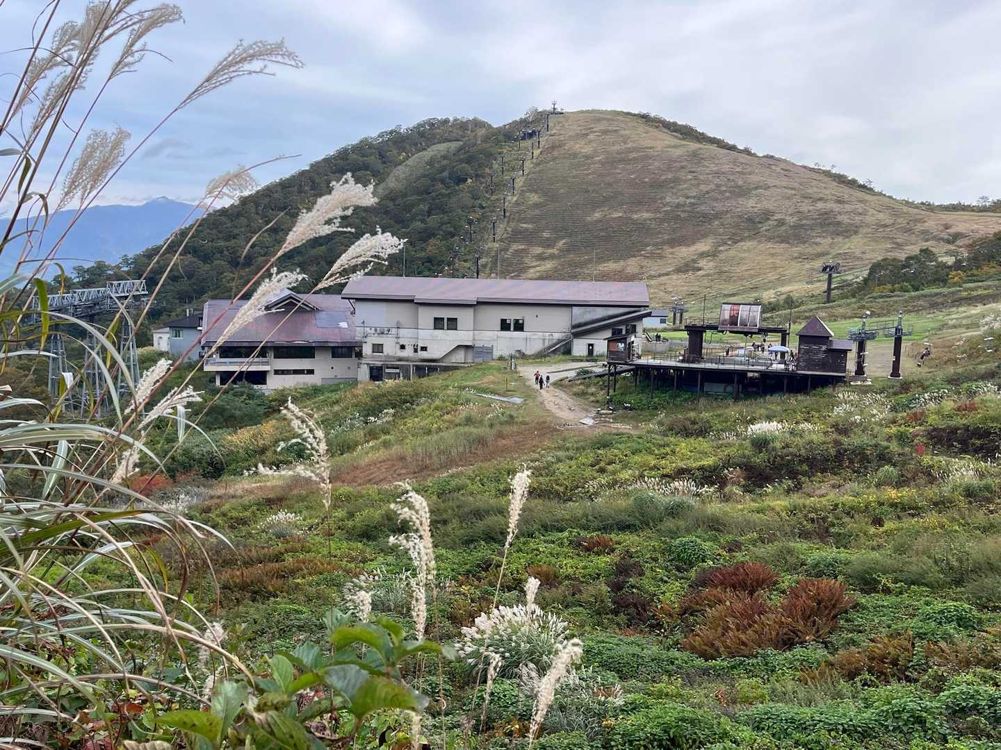見えましたロープウェイ乗り場です👏
気持ちの良い風がなんともです