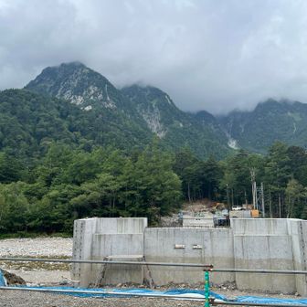 新村橋は架け替え工事中でした😲