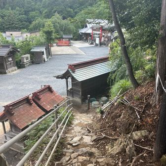 大平山神社まで戻ってきました。
人は少なくなってます