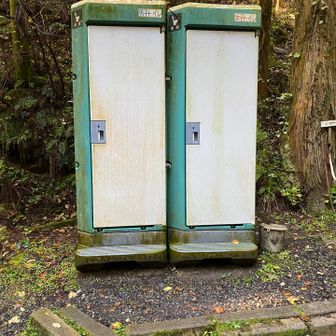 噂通り⁉︎中は以外と綺麗で、ペーパー有りでした。ありがたい🙏