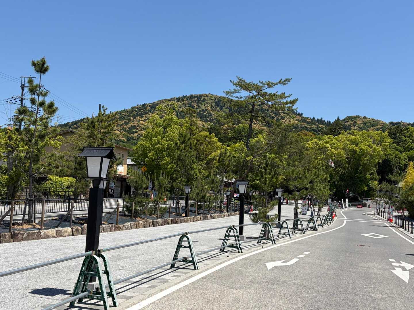 大神神社二の鳥居前バス停-大神神社-狭井神社-三輪山 往復コースの写真
