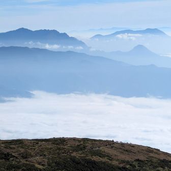 戸隠山と飯綱山方面