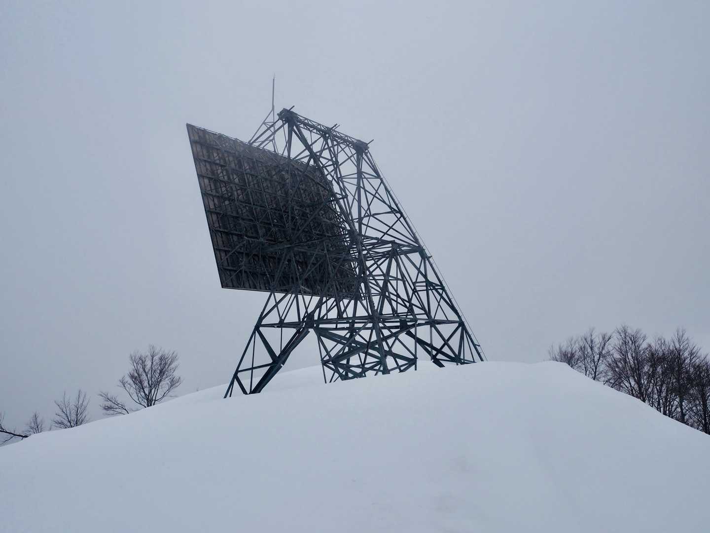 大滝山山頂。後は長い尾根を下りまくるだけ。