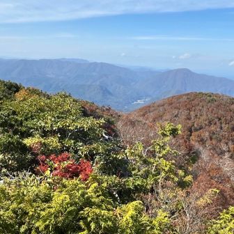 右の女岳も紅葉。行きたくなかったけど、行ってきた。、