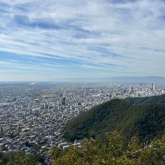 山頂先の展望台から。